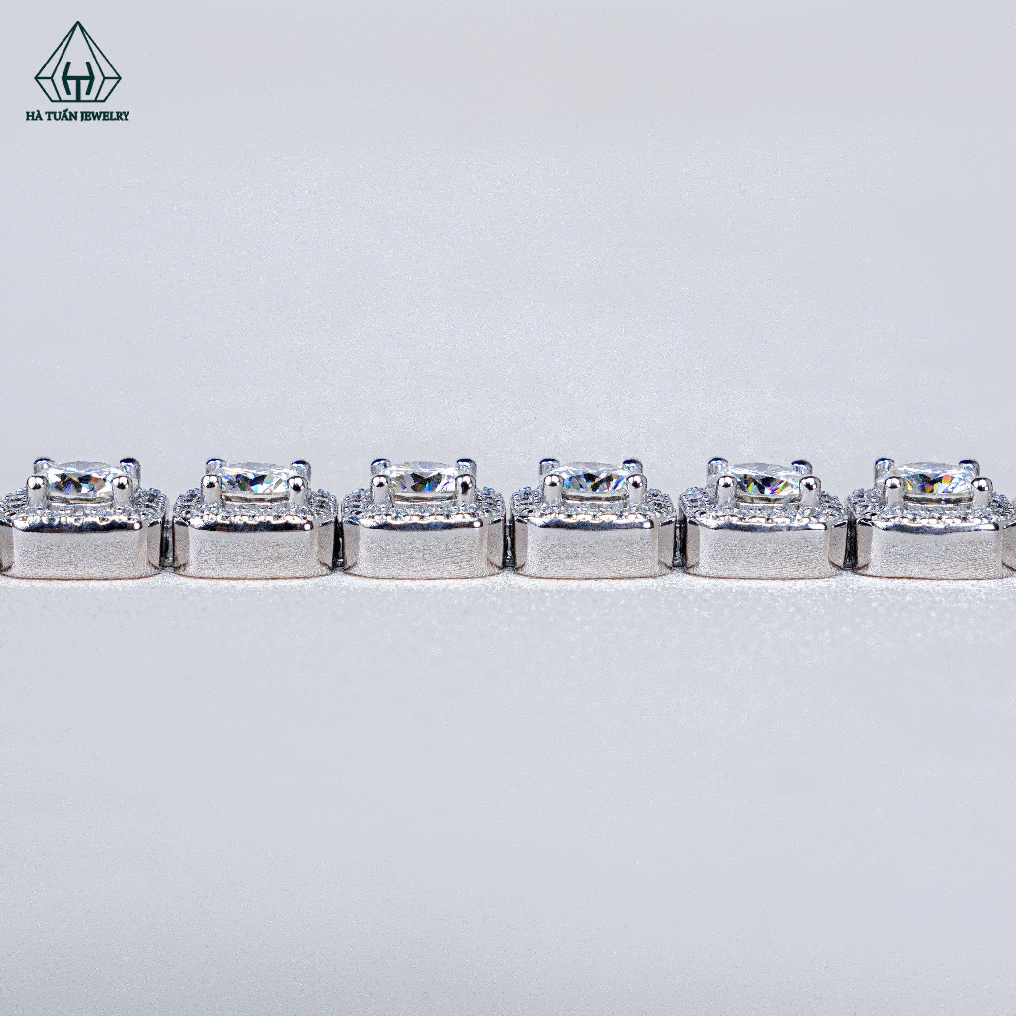  BGX232 Lắc tay FULL MOIS halo vuông chủ 5mm 