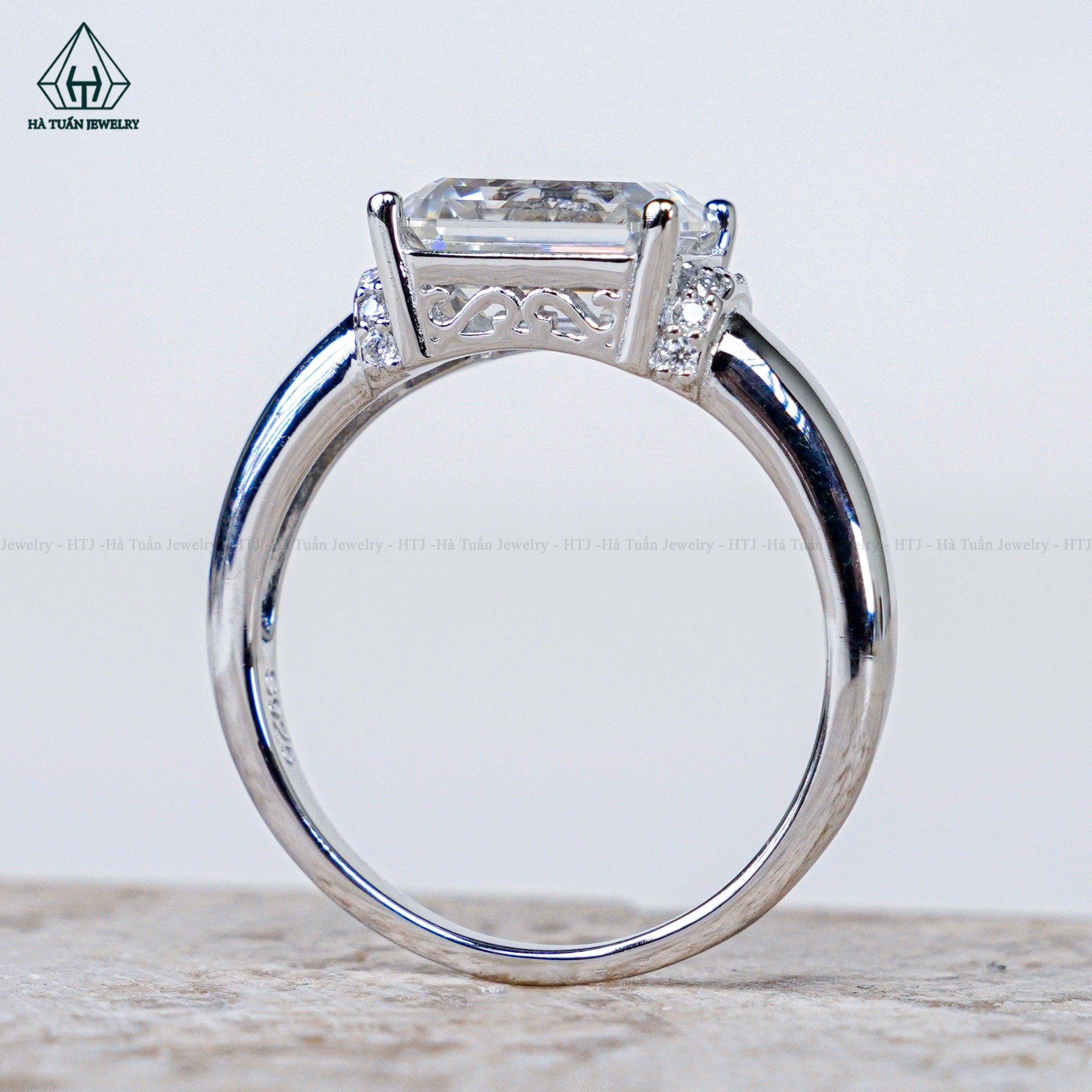  RX568 FULL MOIS Nhẫn nữ Emerald 7*9mm (Không mã cạnh) 