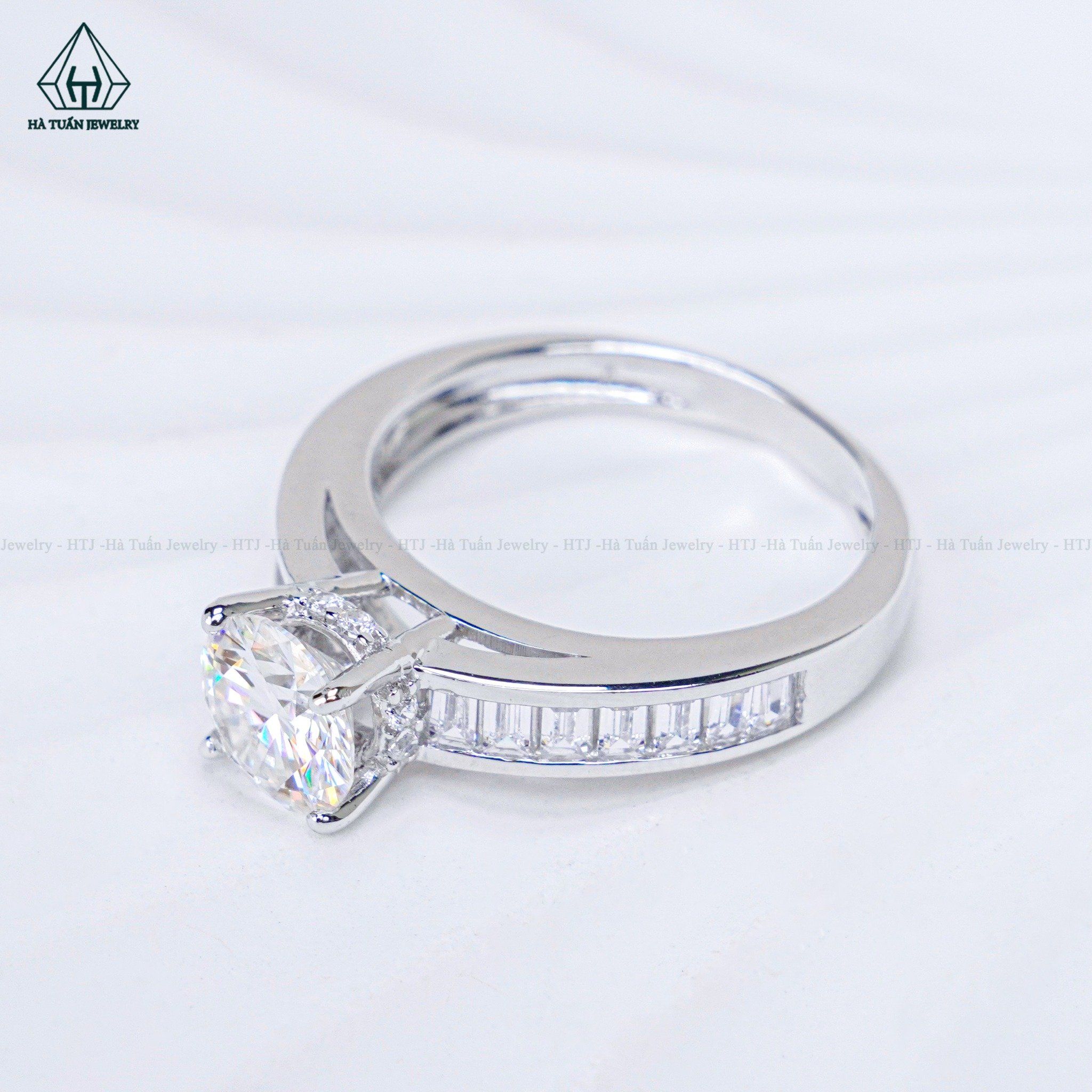  RX564 7mm Nhẫn nữ phối hàng barguette 