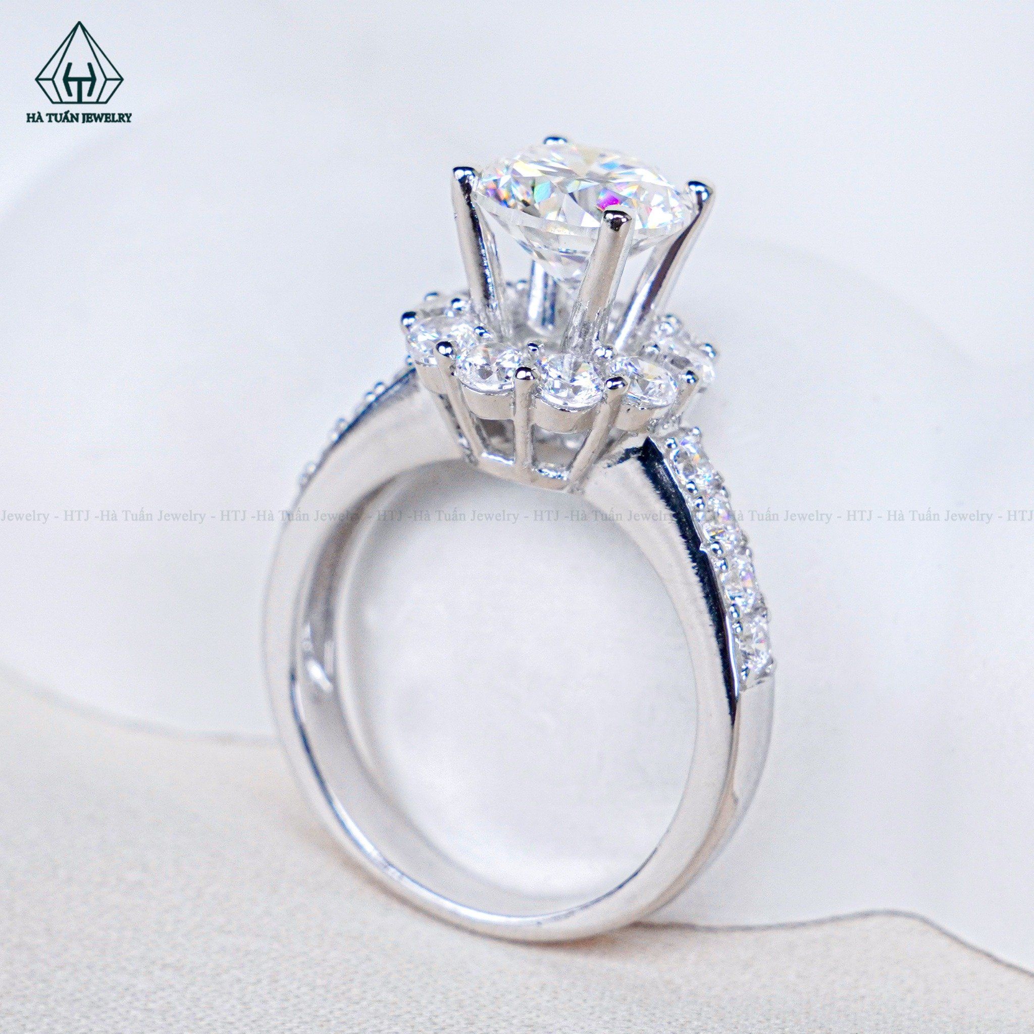  RX566 7.5mm Nhẫn nữ viền hoa đá 