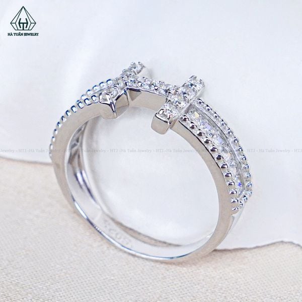  R011 Nhẫn nữ chữ H 