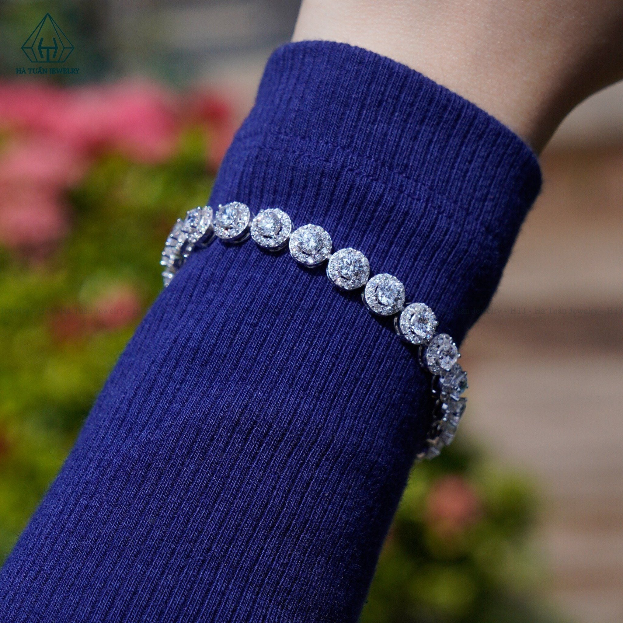  B038 Lắc tay halo tròn đá 