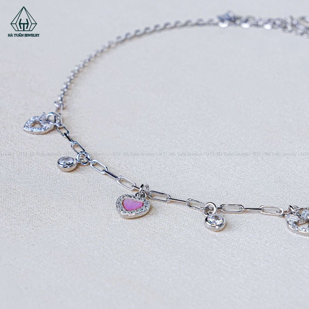 A469 Lắc chân trái tim hồng