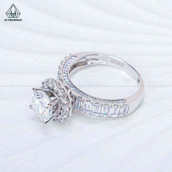  RX662 FULL MOIS 7mm Nhẫn nữ halo tròn 