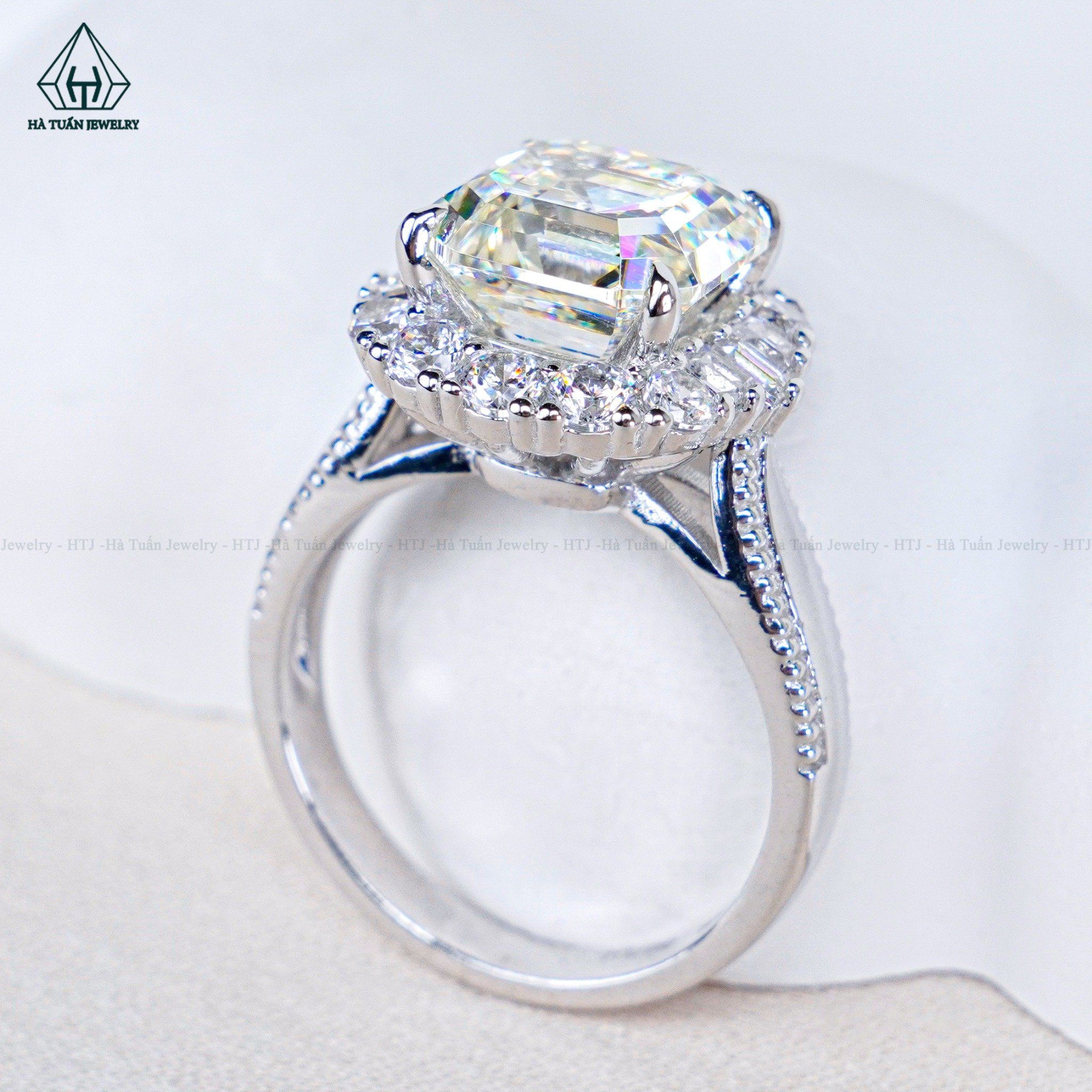  R988 Nhẫn nữ Asscher 9*9 CZ vàng nhạt 