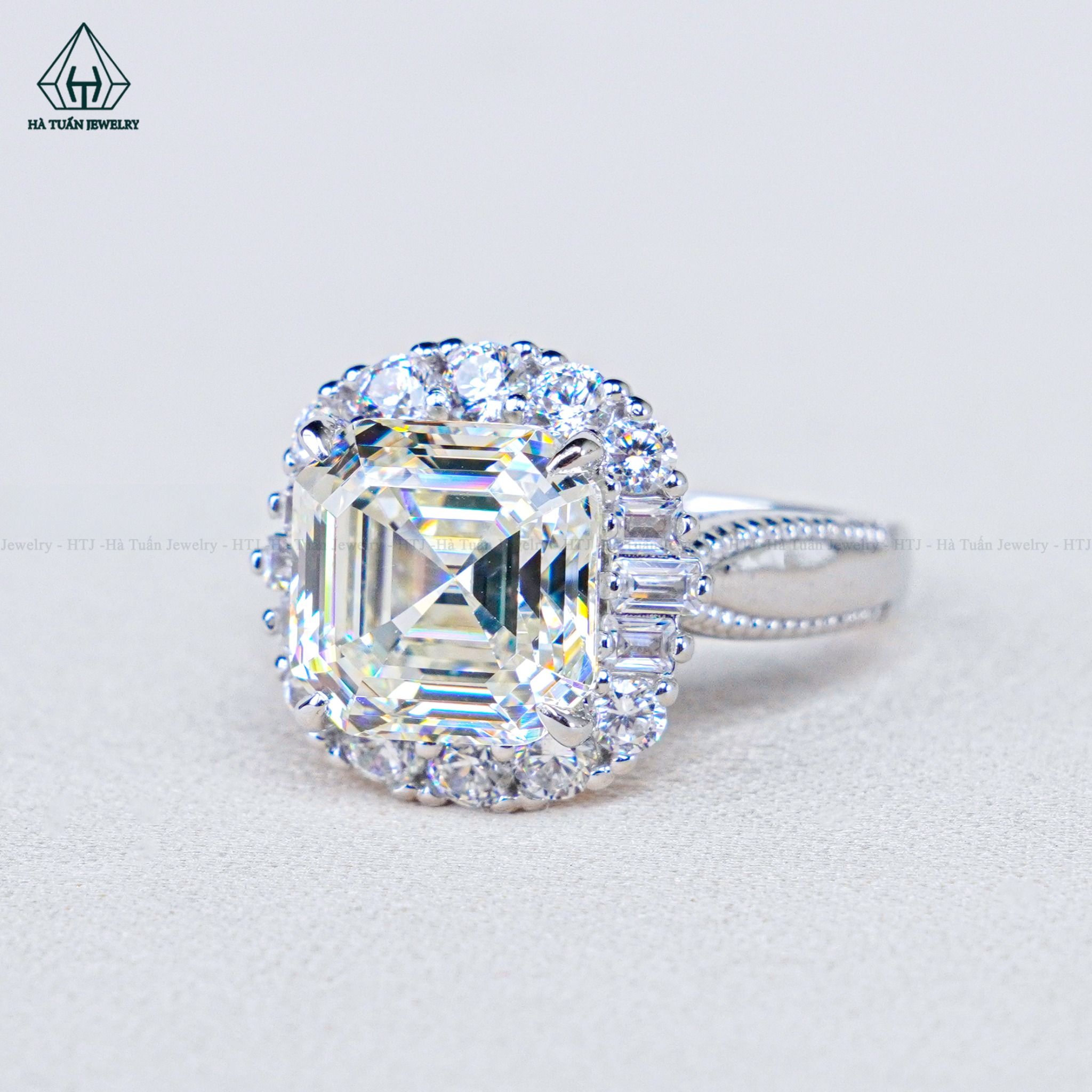  R988 Nhẫn nữ Asscher 9*9 CZ vàng nhạt 