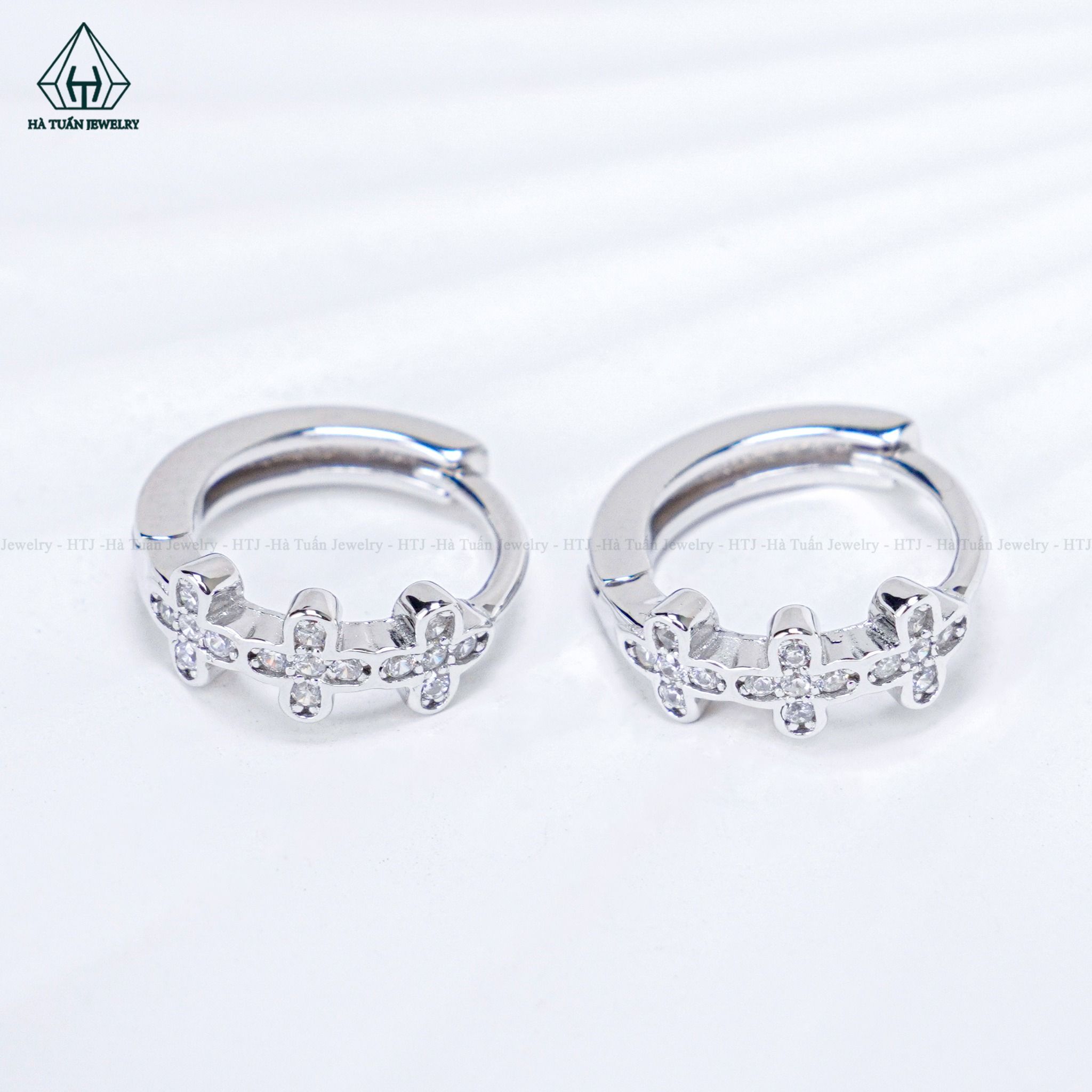  E081 Bông tai khoen 3 cỏ bốn lá 