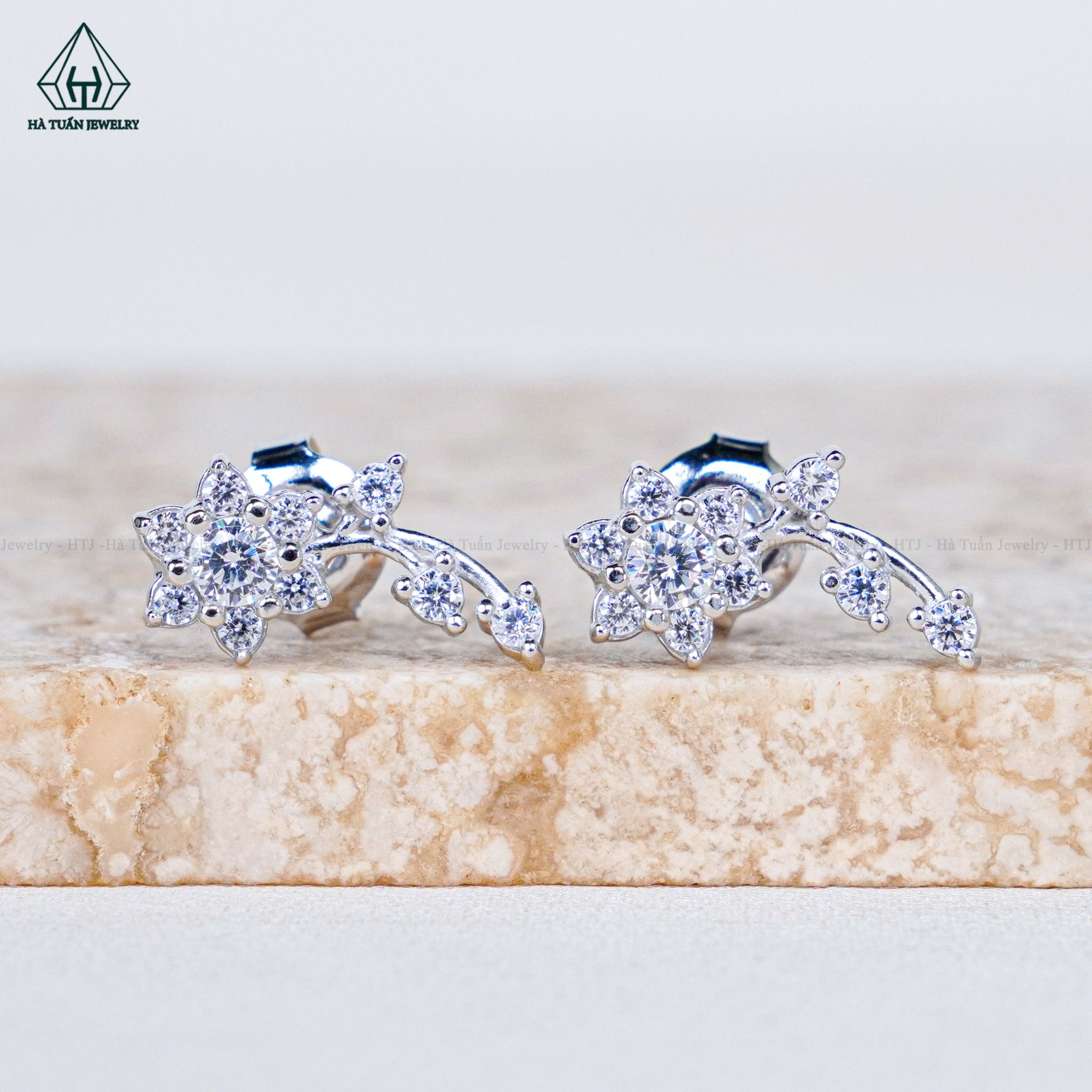  E082 Bông tai hoa đẩy 