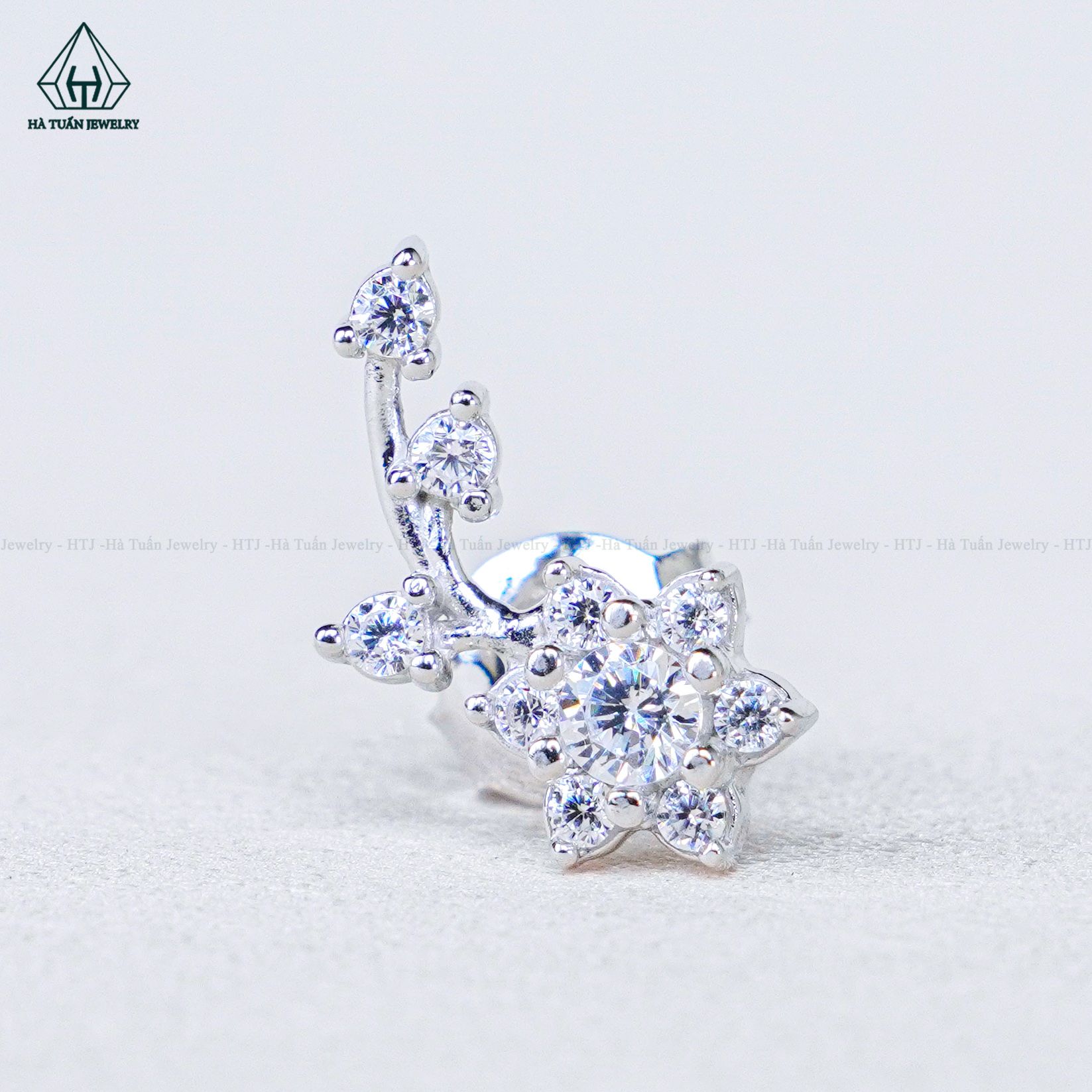  E082 Bông tai hoa đẩy 