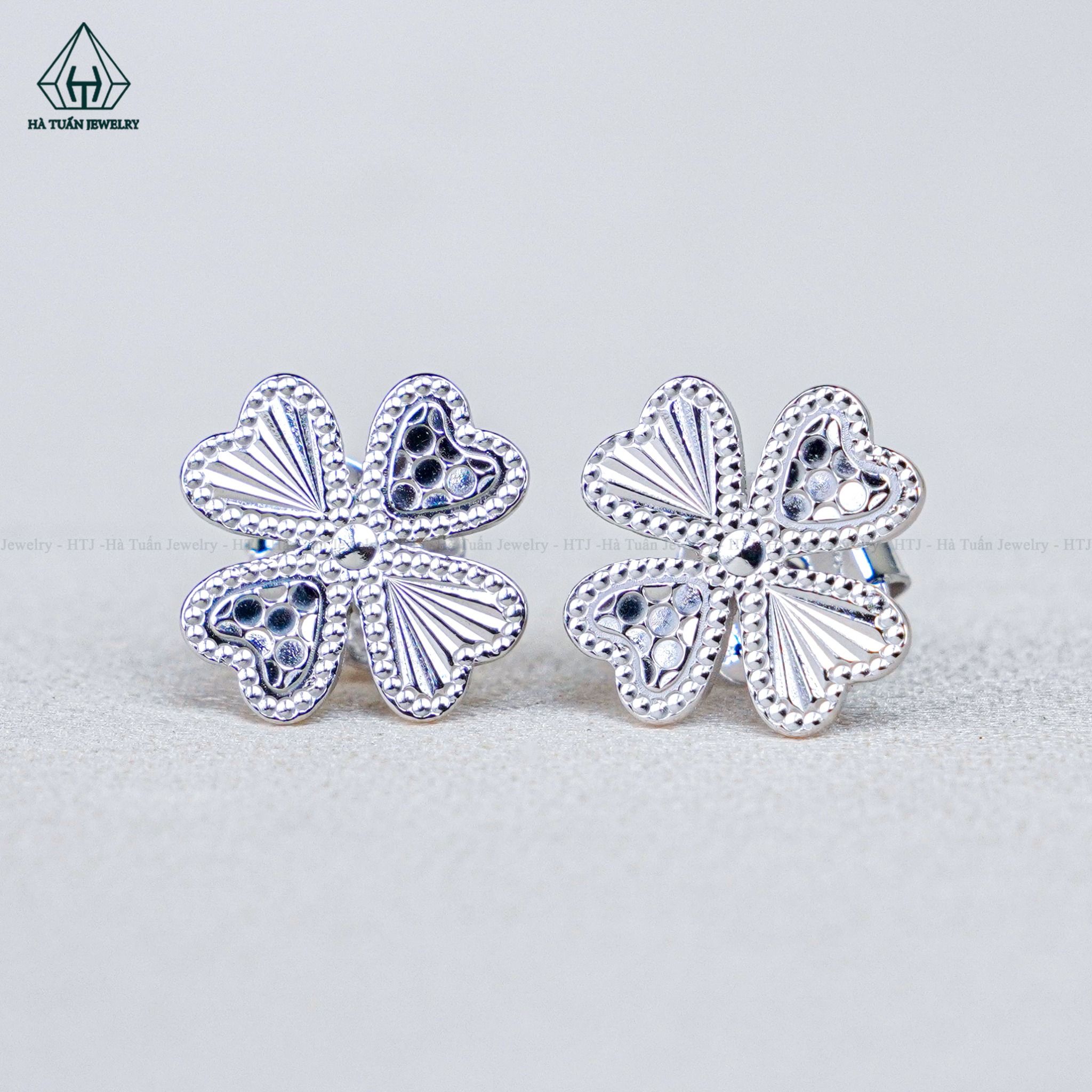  E083 Bông tai cỏ 4 lá 