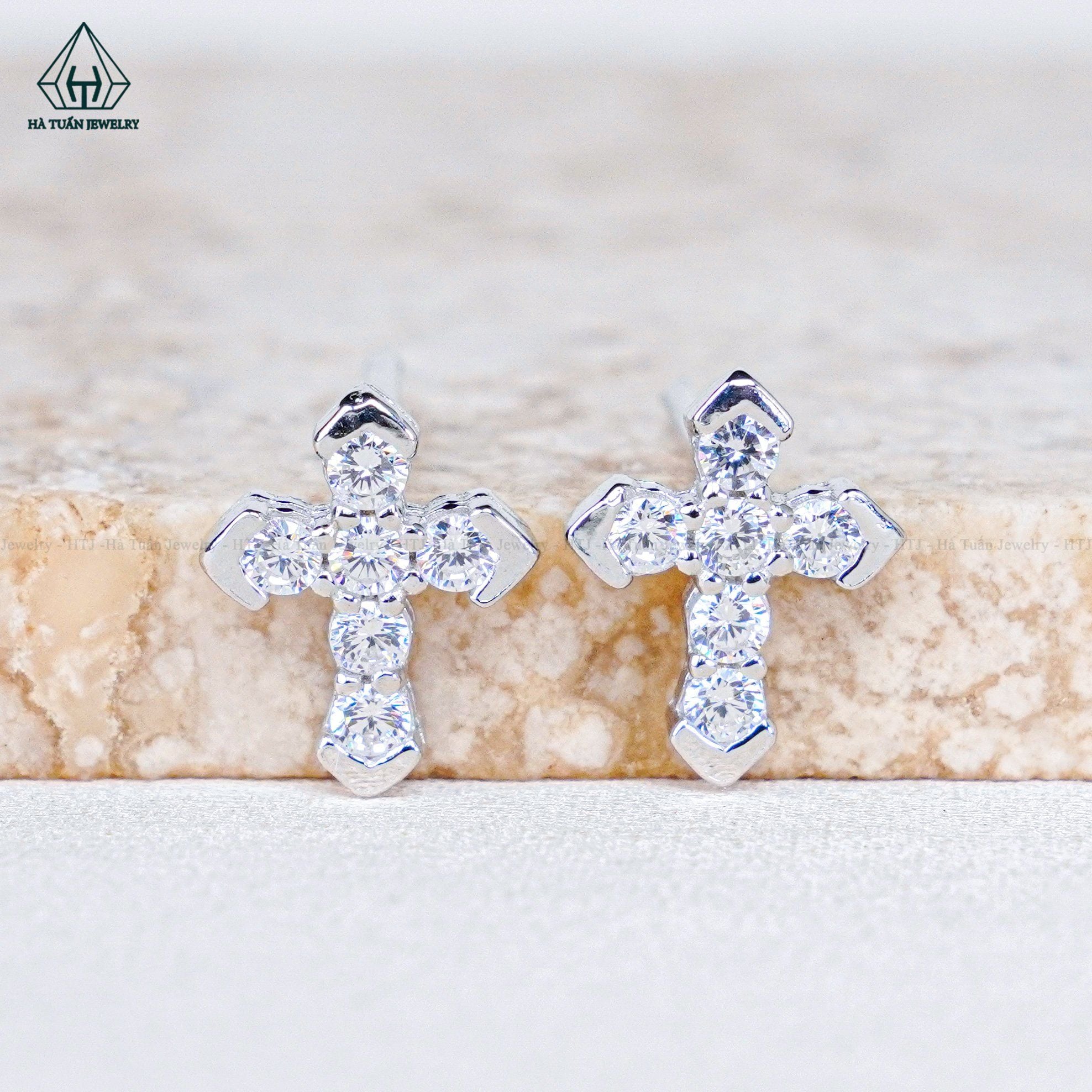  E084 Bông tai thánh giá 