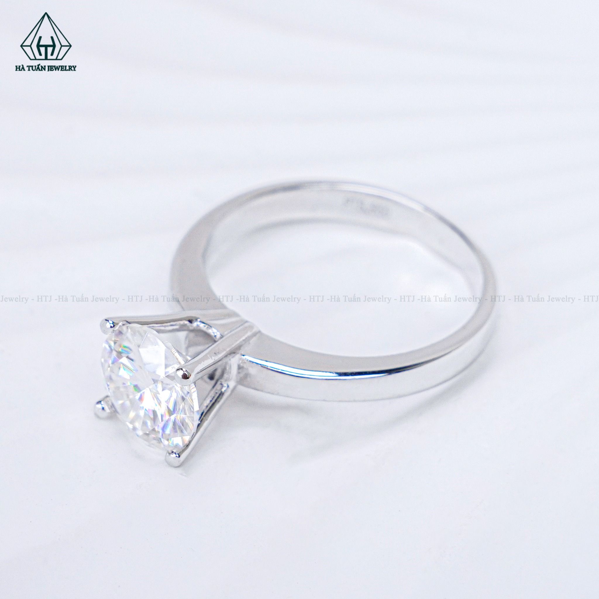  RX571 8mm Nhẫn nữ đai trơn 1 hột 