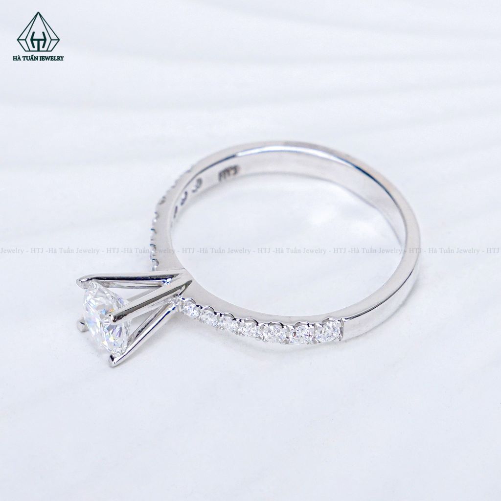 RX663 FULL MOIS 5.4mm Nhẫn nữ 4 chấu