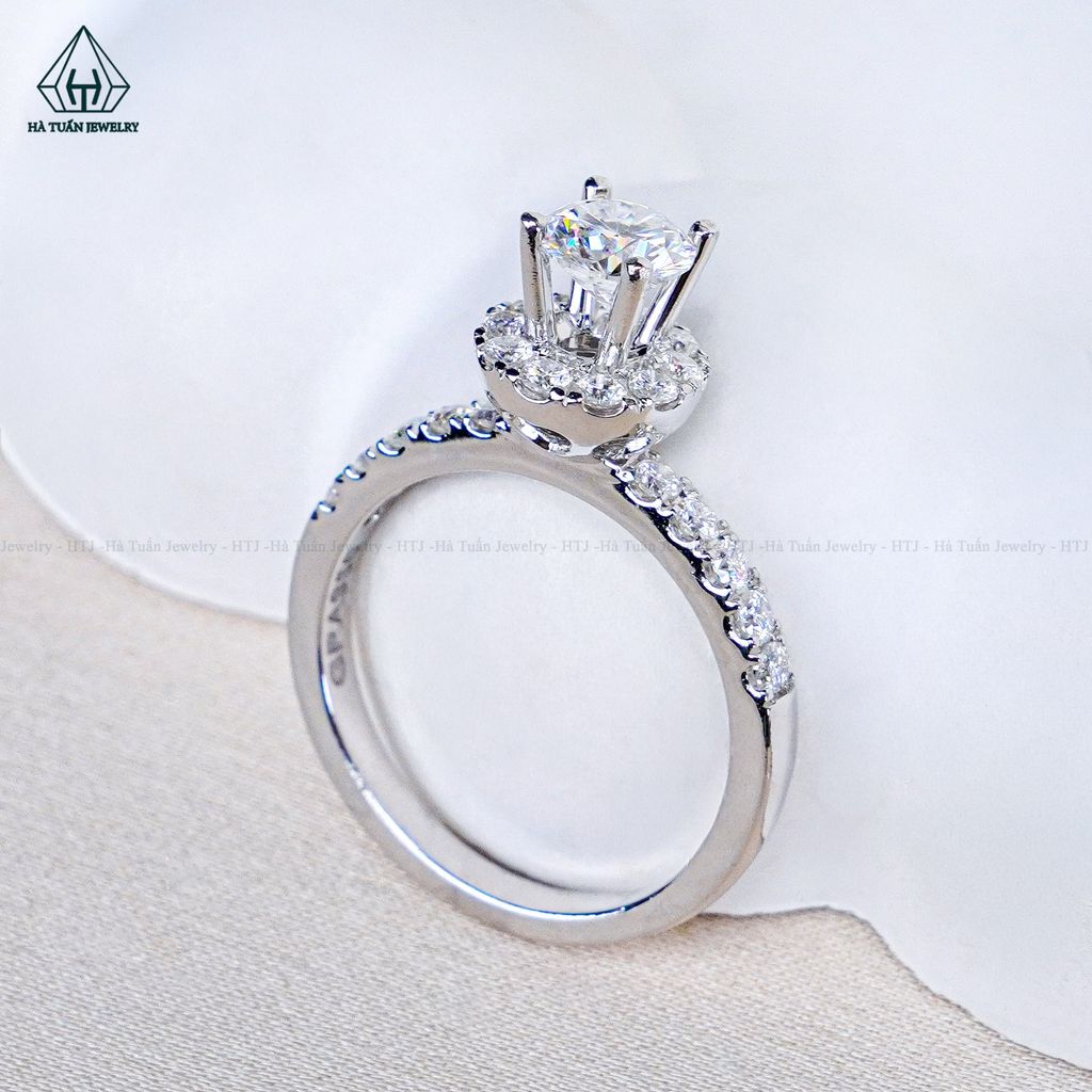 RX664 FULL MOIS 5.4mm Nhẫn nữ Halo tròn
