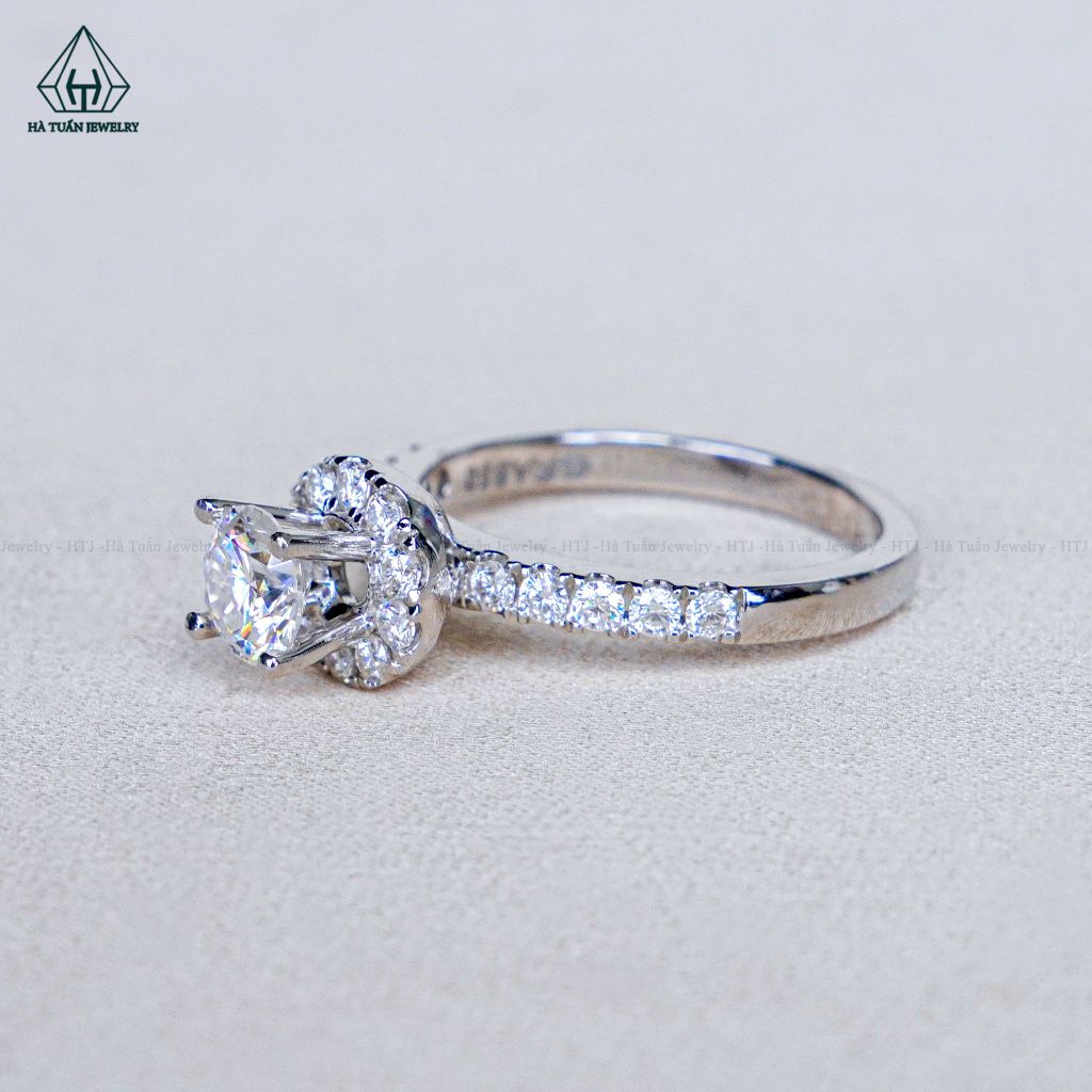 RX664 FULL MOIS 5.4mm Nhẫn nữ Halo tròn