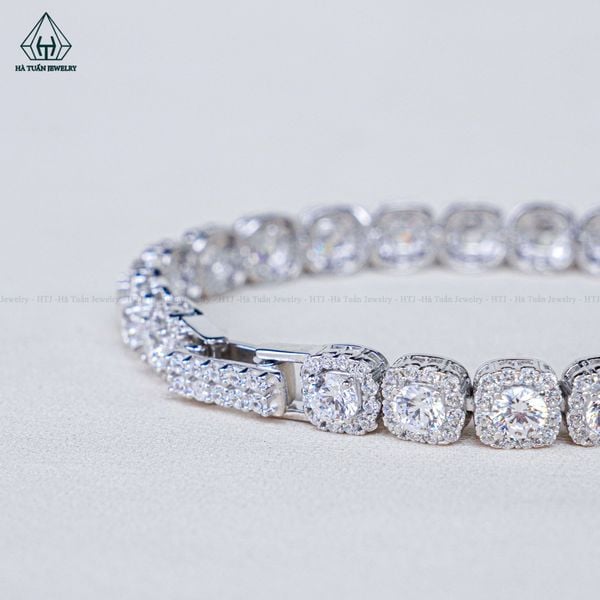  B037 Lắc tay halo vuông đá 