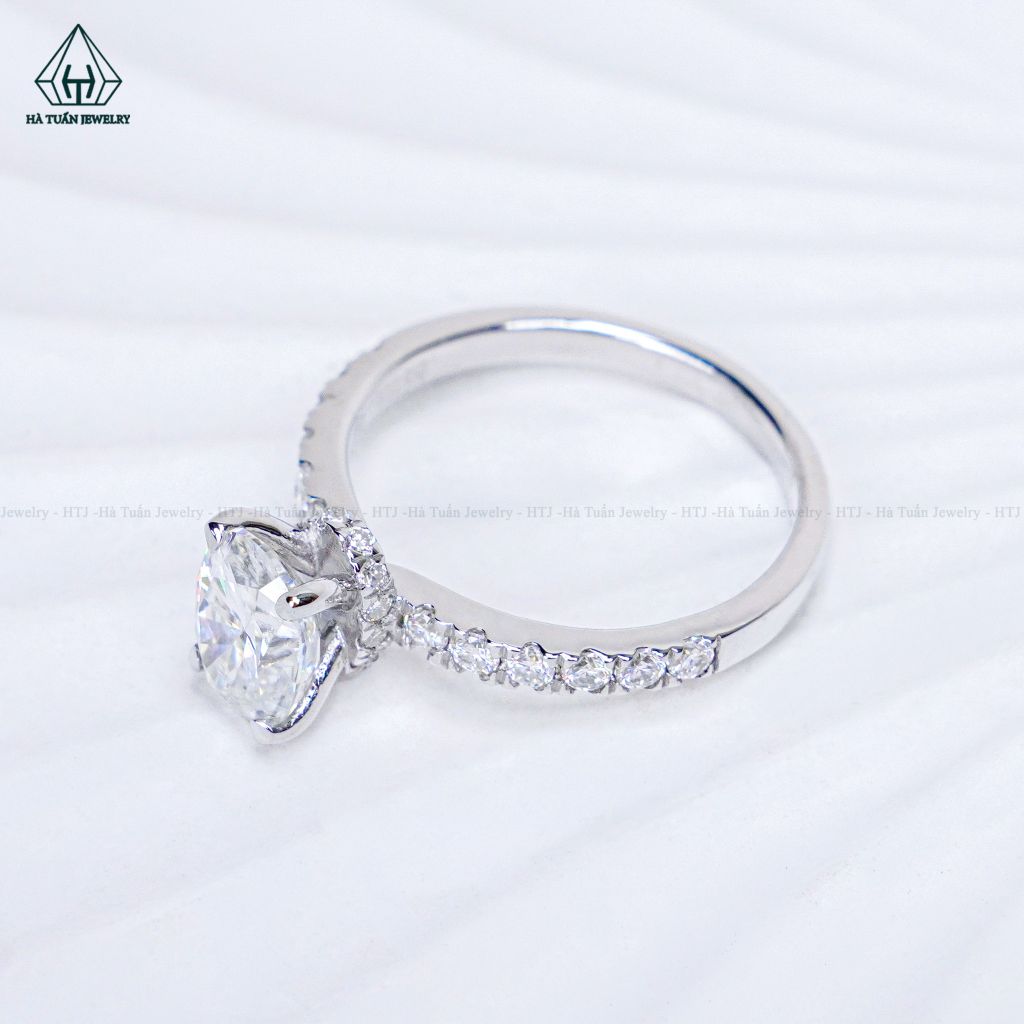RX665 FULL MOIS Oval 6*8mm Nhẫn nữ