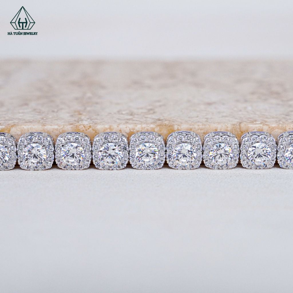 B037 Lắc tay halo vuông đá 4mm