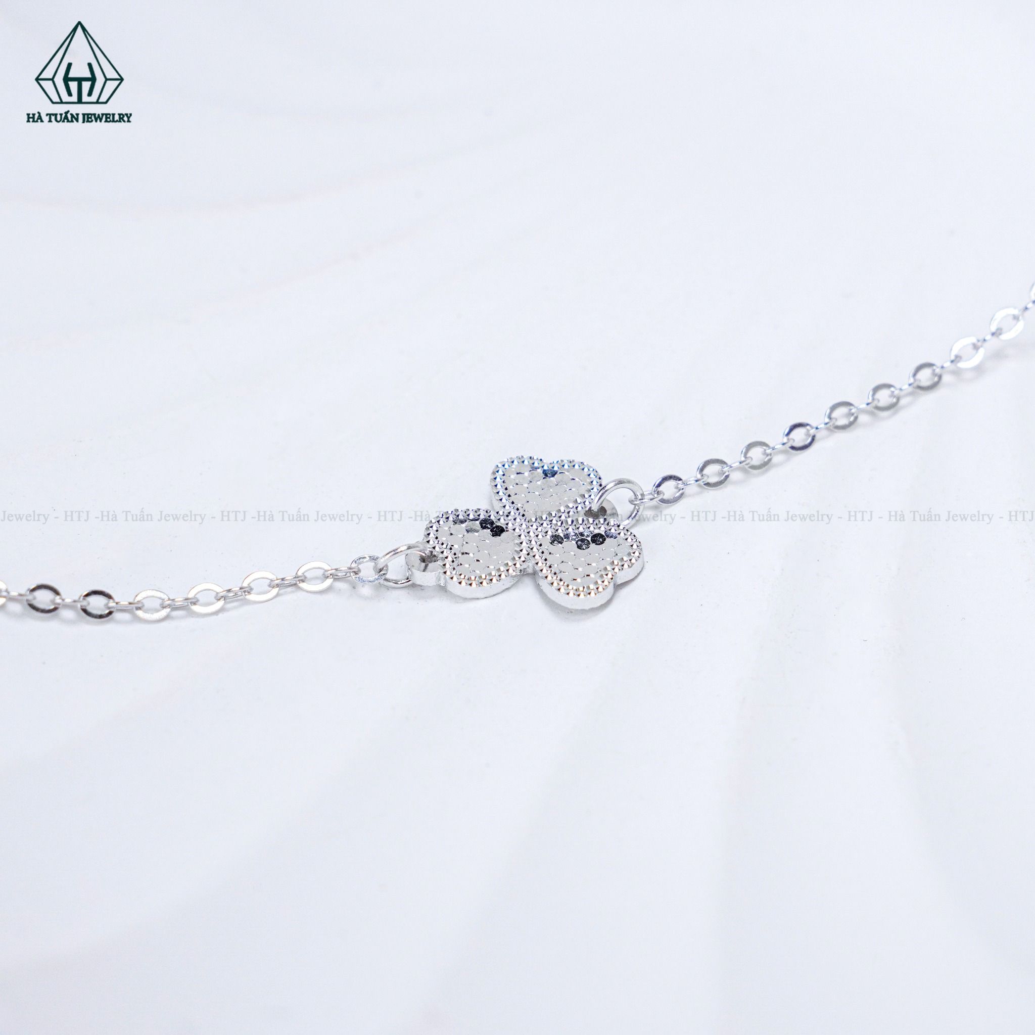  B041 Lắc tay cỏ 3 lá 