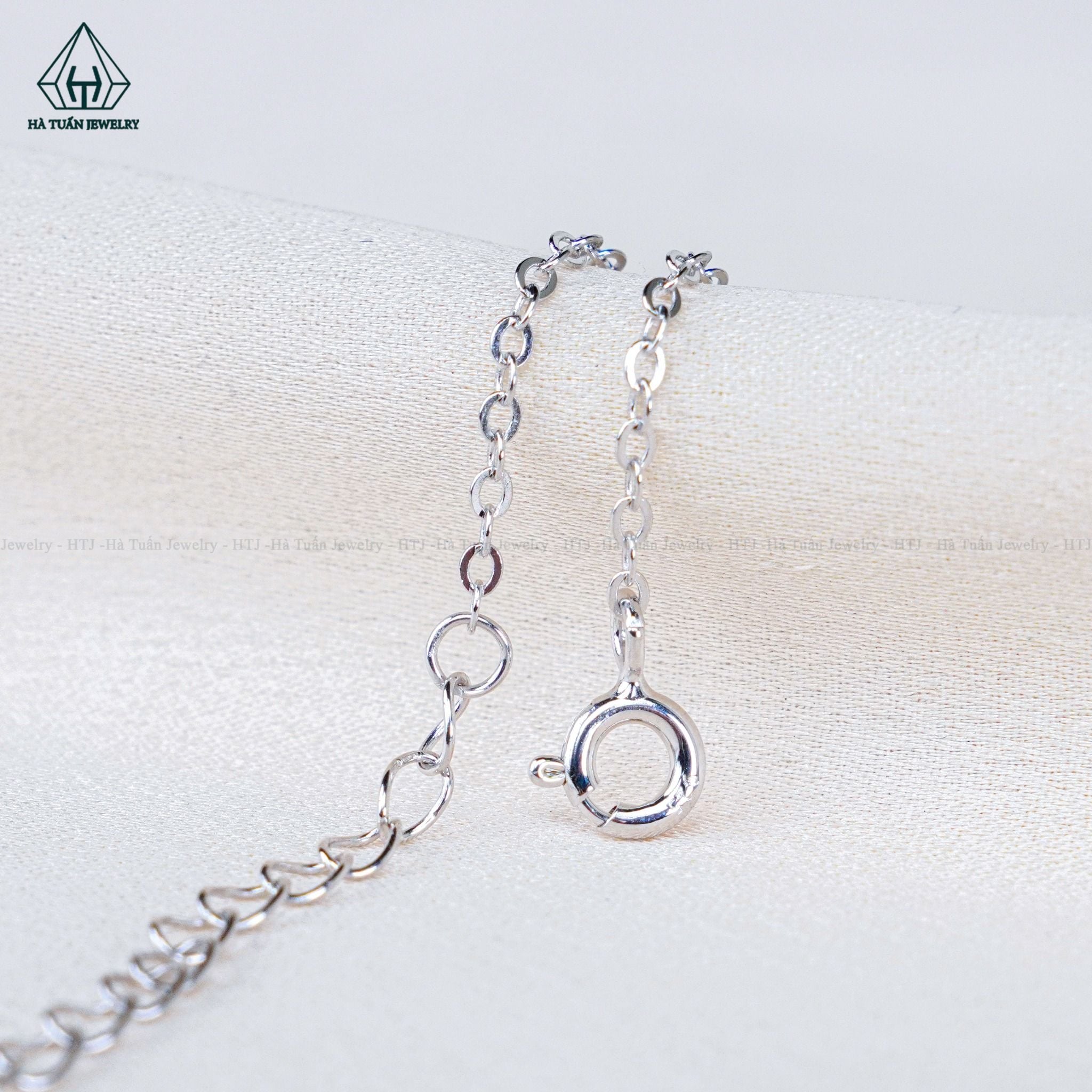  B041 Lắc tay cỏ 3 lá 