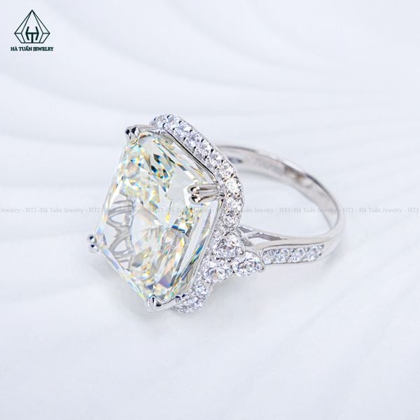  R019 Nhẫn nữ Radiant vàng CZ 13*16mm 
