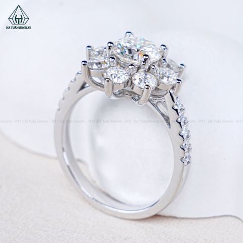 RX583 6.5mm Nhẫn nữ hoa đá FULL MOIS (không mã cạnh)