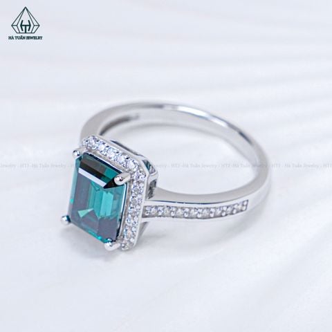 RX584 Nhẫn nữ halo Emerald 6*8mm xanh lá