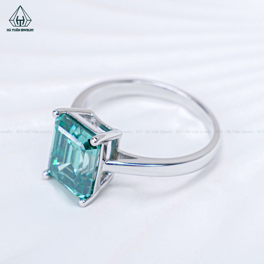 RX587 Nhẫn trơn Emerald 8*10mm