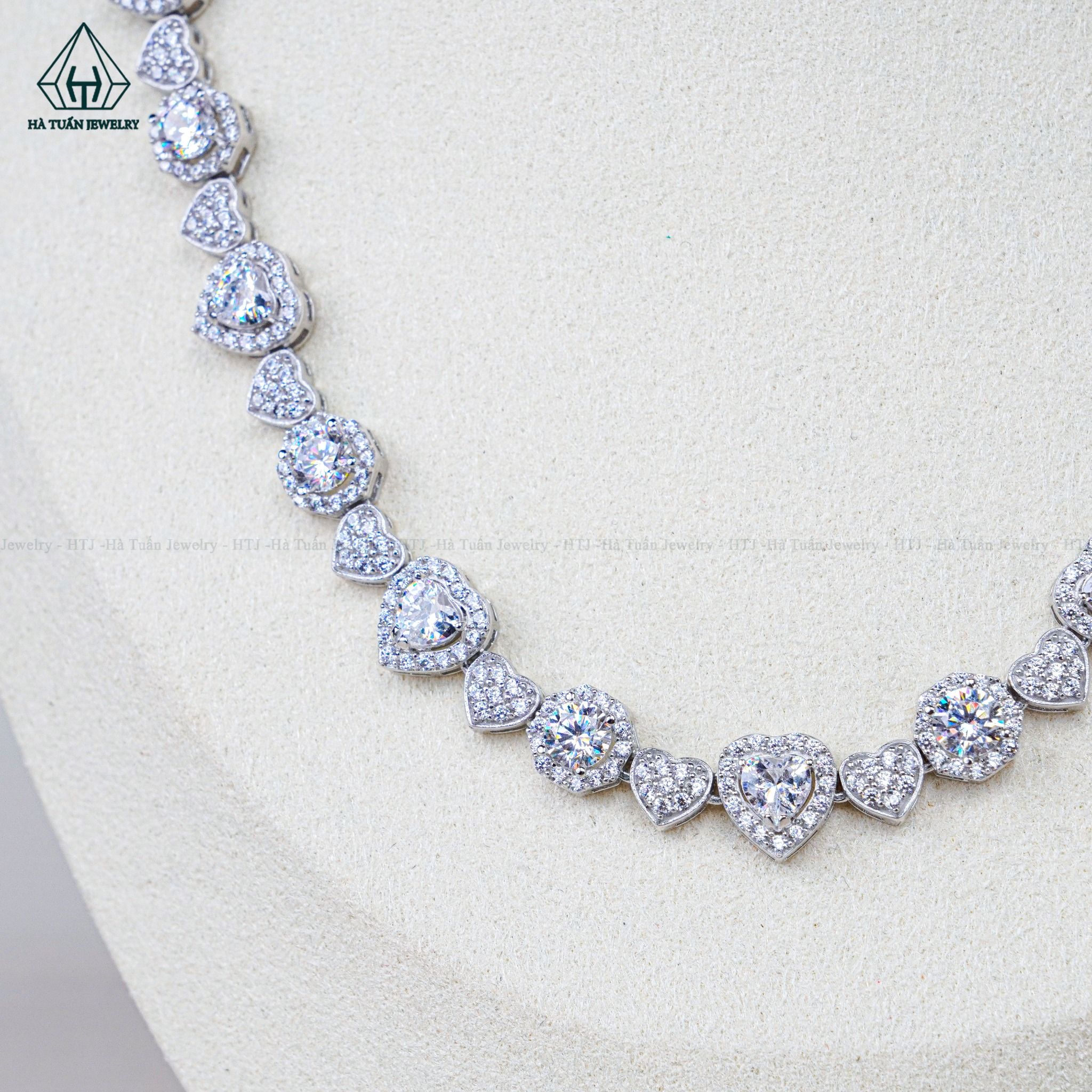  N679 Dây mặt liền trái tim 