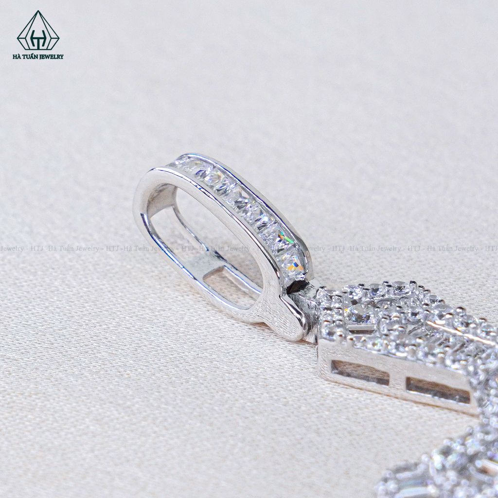 P399 Mặt dây thánh giá