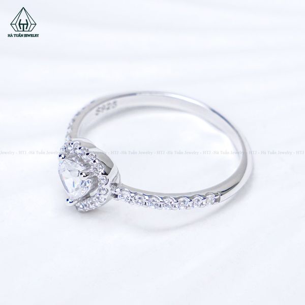  R020 Nhẫn nữ trái tim 