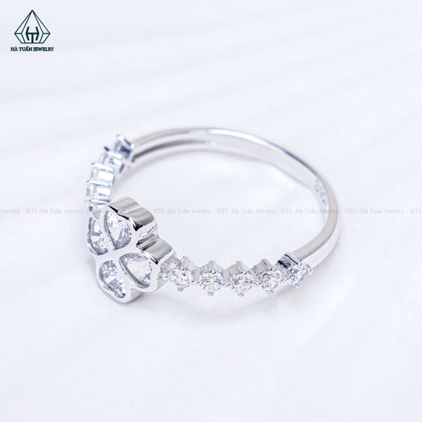  R023 Nhẫn nữ cỏ 4 lá 