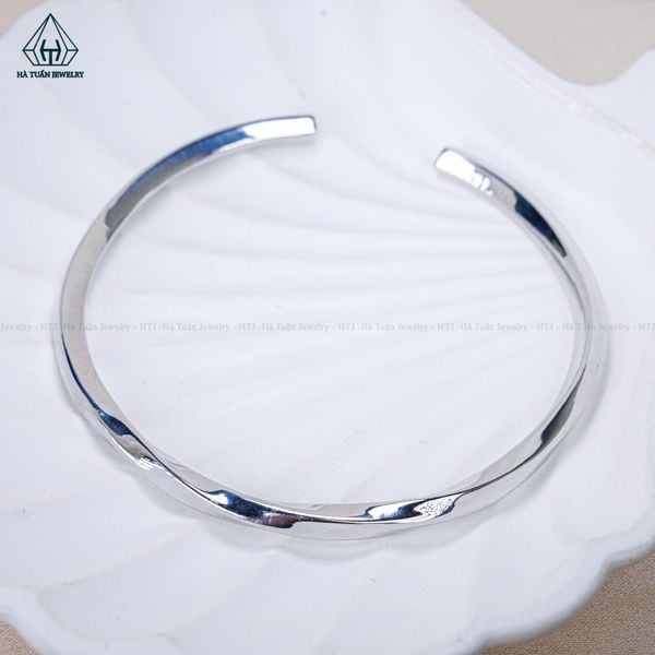  B049 Lắc tay trơn xoắn hở 