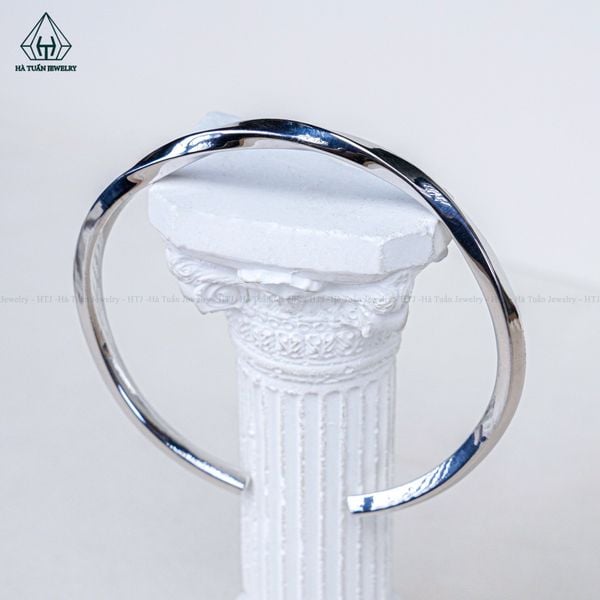  B049 Lắc tay trơn xoắn hở 