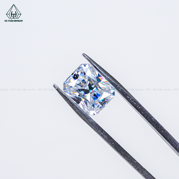  Moissanite Radiant MRW 