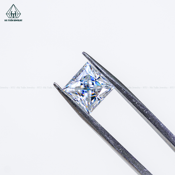  Moissanite Princess MPW 