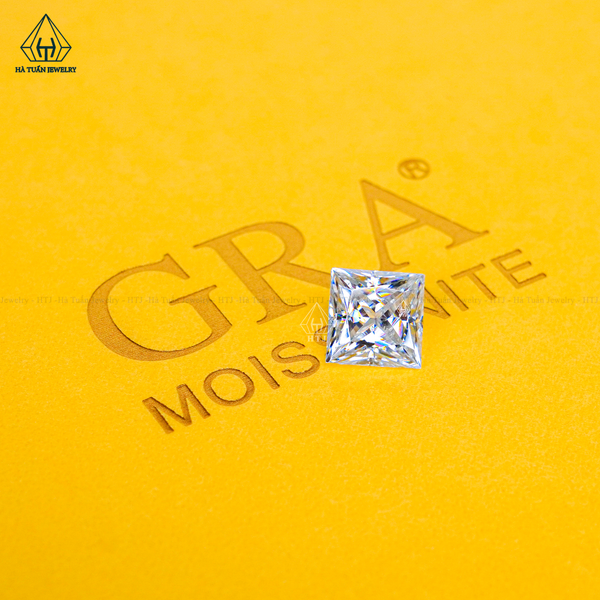 Moissanite Princess MPW 