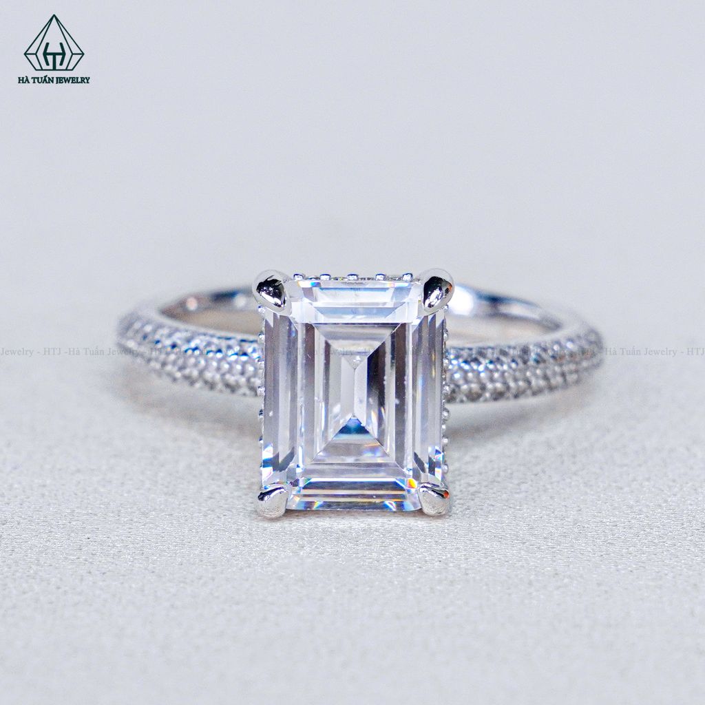 R990 7*9mm Nhẫn nữ Emerald full vành đá