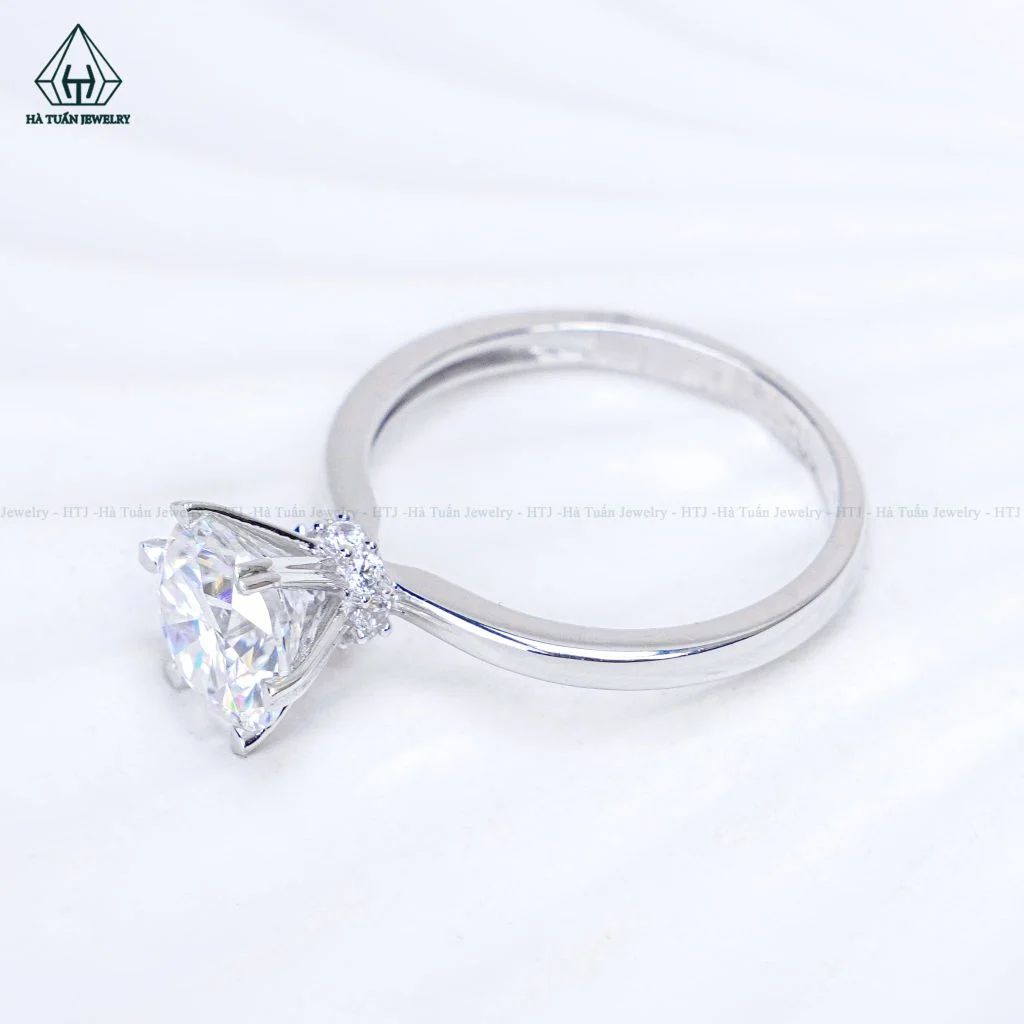 RX689 FULL MOIS 8.1mm Nhẫn nữ 