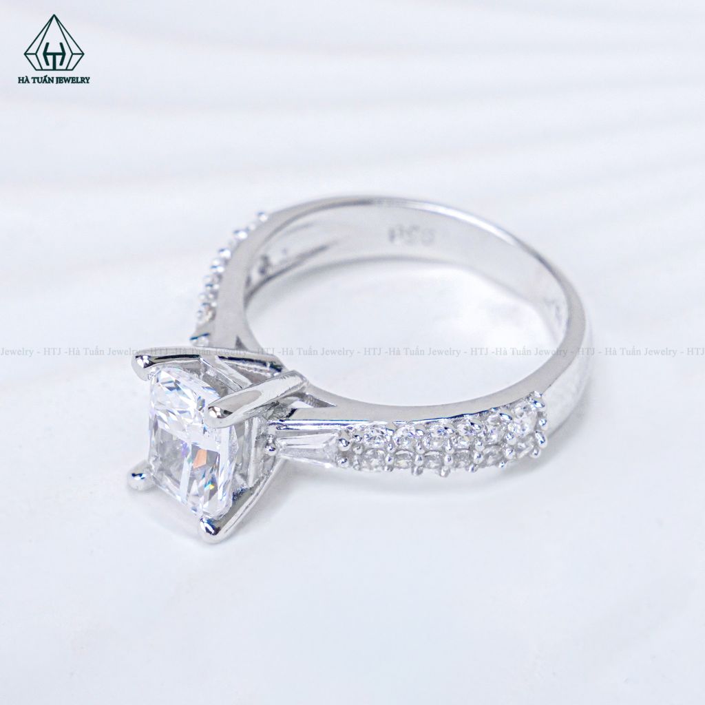 R992 Radiant 5*7mm Nhẫn nữ  đai 1 hàng đá