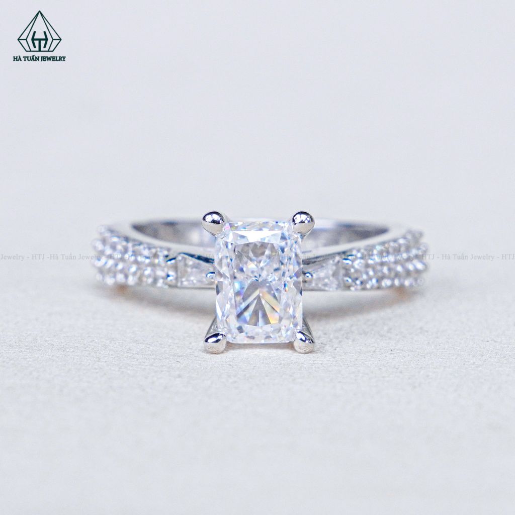 R992 Radiant 5*7mm Nhẫn nữ  đai 1 hàng đá
