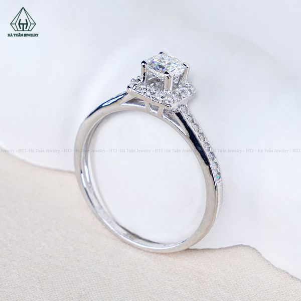  RX696 FULL MOIS 4.5mm Nhẫn nữ halo vuông (Không mã cạnh) 