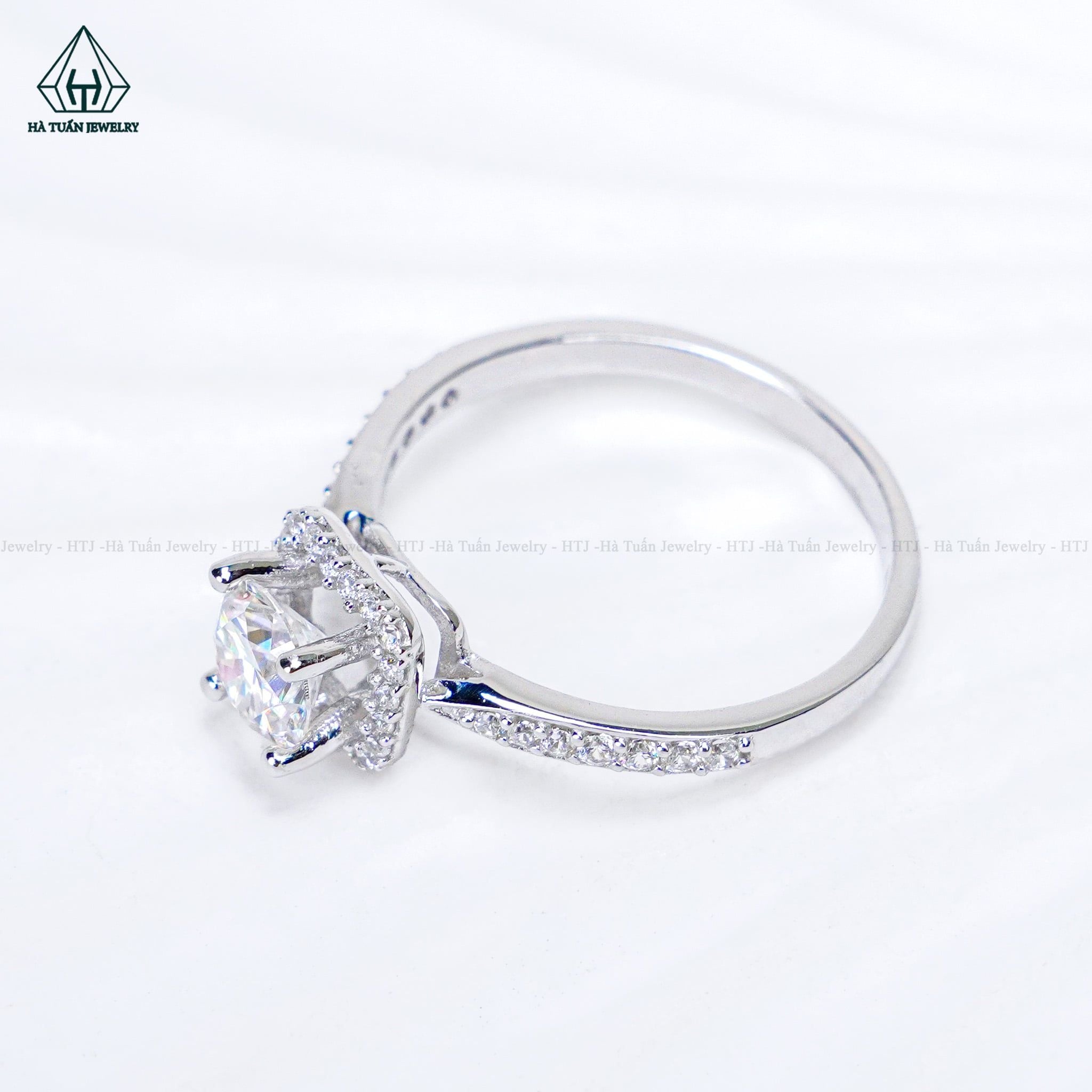  RX700 5.4mm Nhẫn nữ halo vuông 