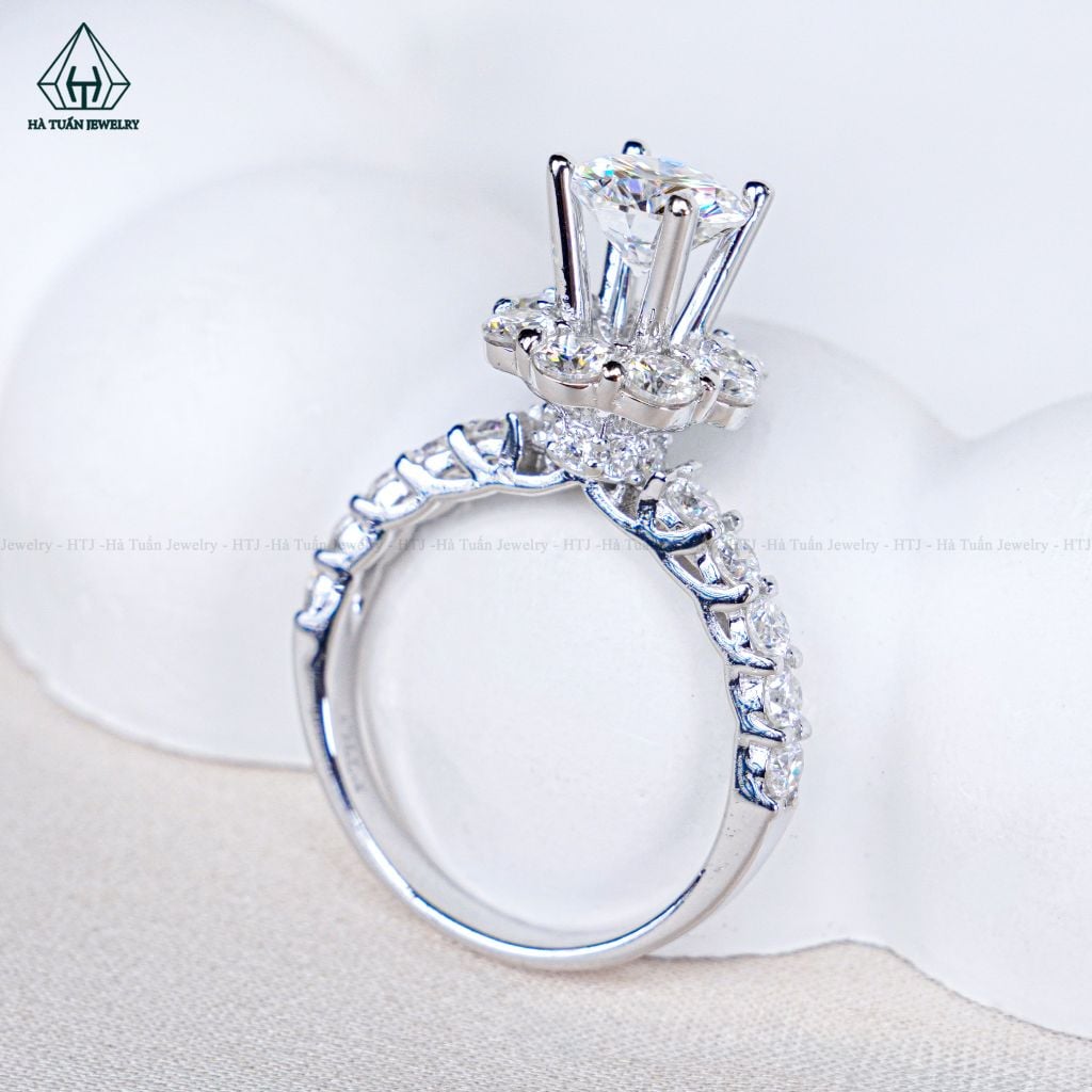 RX613 FULL MOIS 7mm Nhẫn nữ hoa đá
