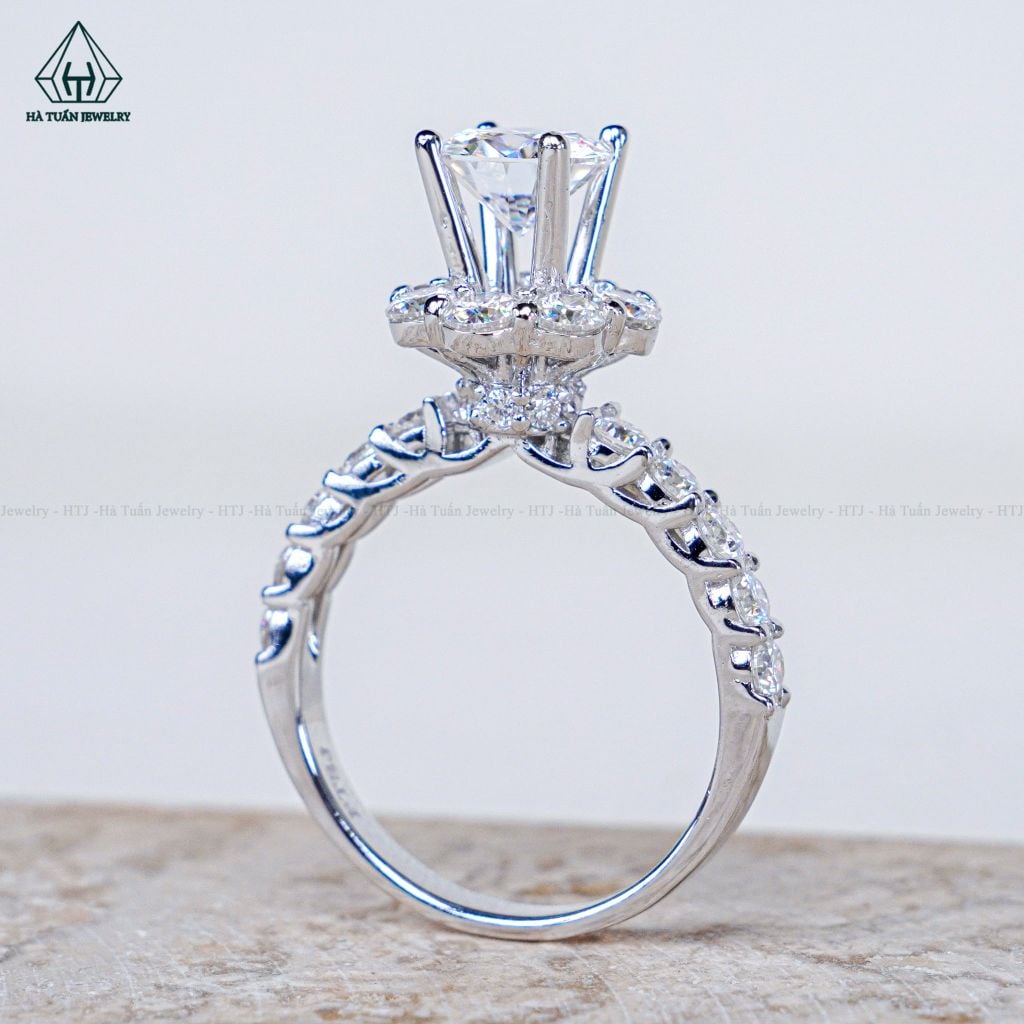 RX613 FULL MOIS 7mm Nhẫn nữ hoa đá