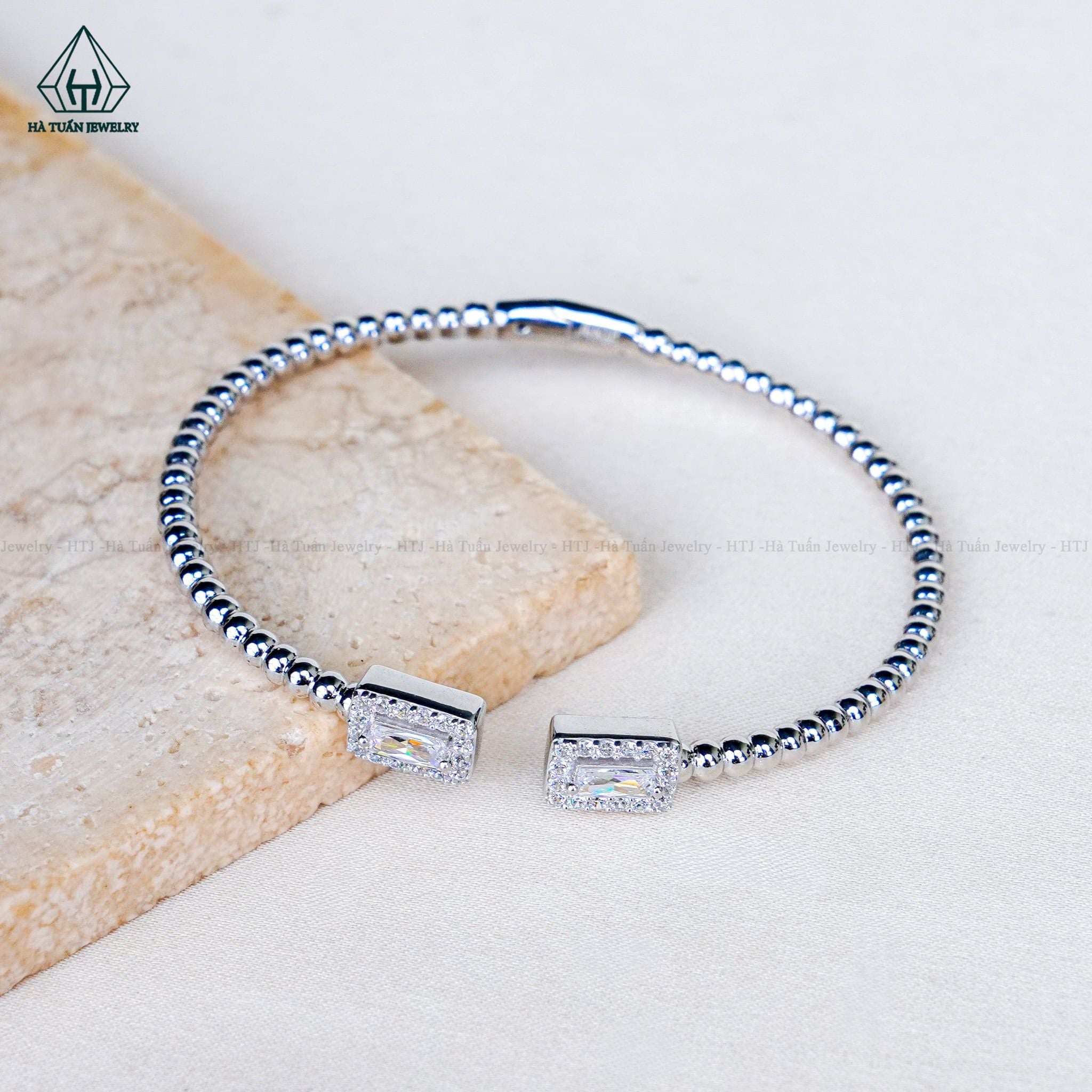  B129 Lắc tay 