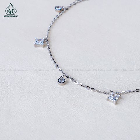 A481 Lắc chân charm rơi đá vuông