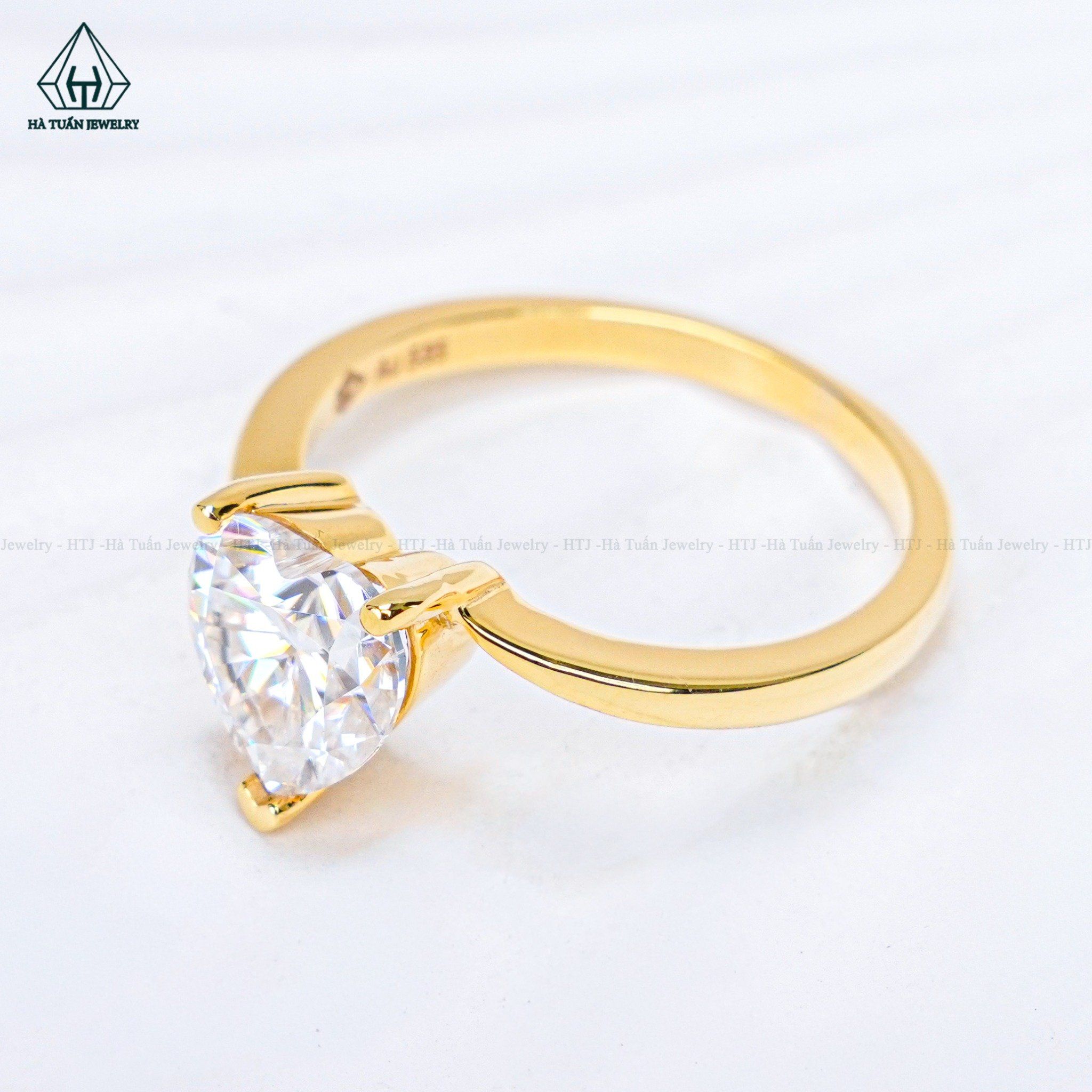  RG330 VV14K 8*8mm Heart 