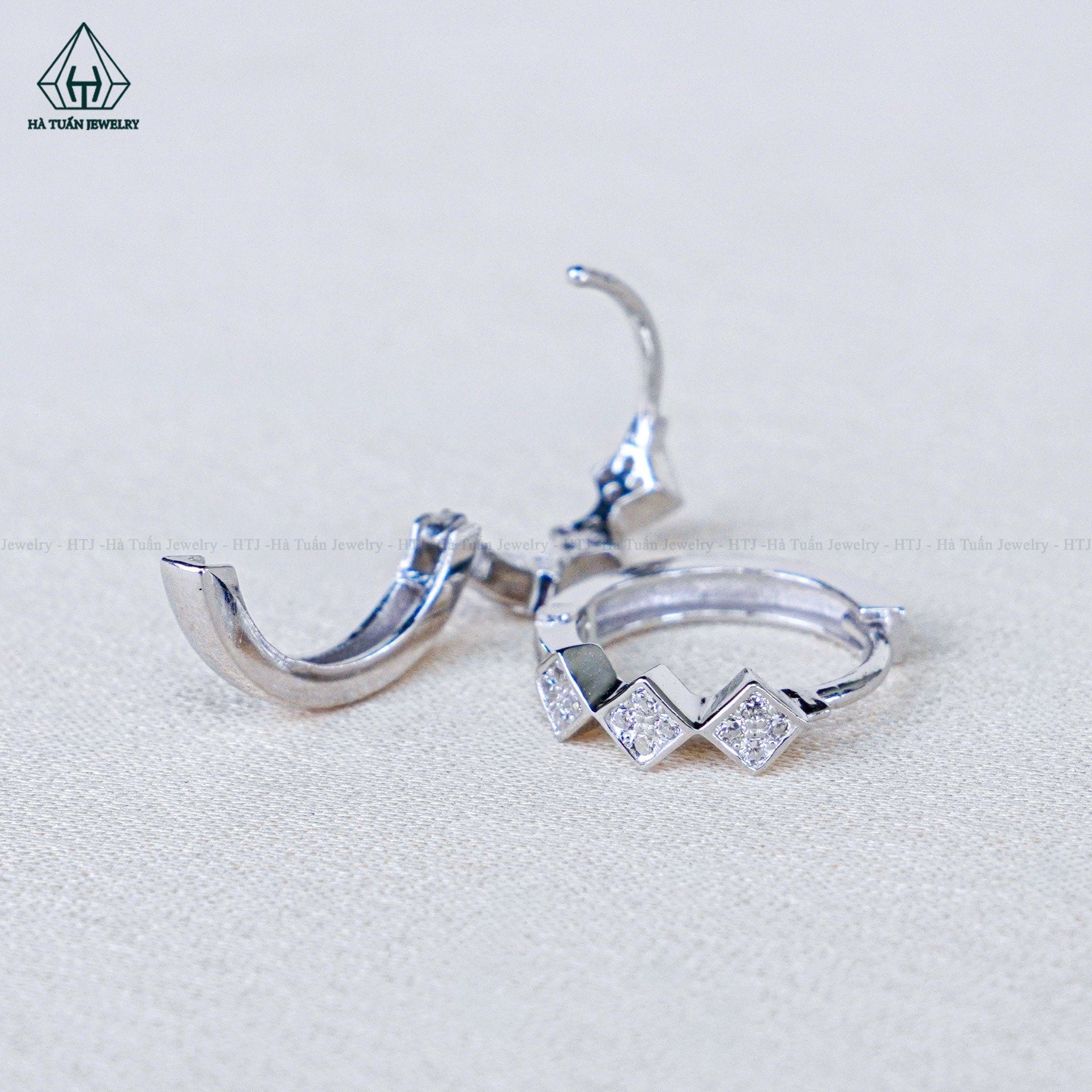  E119 Bông tai khoen thoi đá 