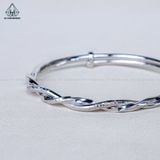  B086 Vòng tay xoắn charm hoa bướm 